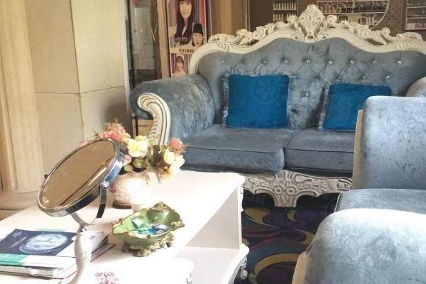 孝感華美醫(yī)療美容門診部候診區(qū)