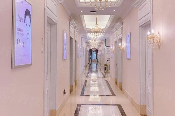 銅仁華美醫(yī)療美容門(mén)診部環(huán)境圖3