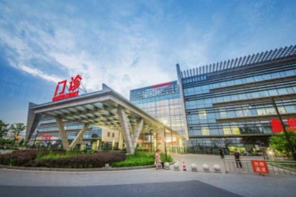 苏州大学附属第一医院眼科近视眼手术收费标准：半飞秒8.9k+/全飞秒1.15w+/晶体植入2.75w+