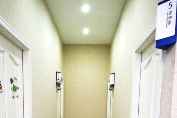成都大麥微針植發(fā)醫(yī)院走廊