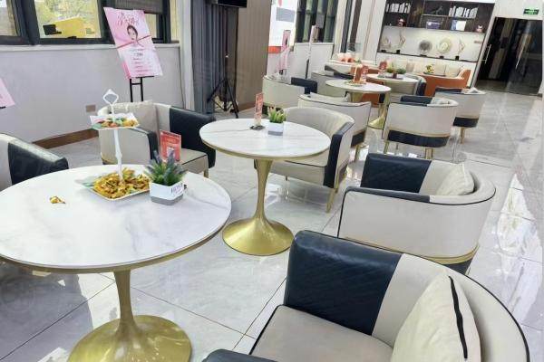 荊州熙蒙醫(yī)療美容診所候診區(qū)