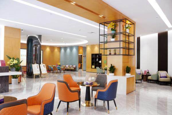 深圳港龍醫(yī)院醫(yī)療美容科環(huán)境1