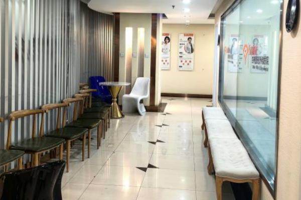 沈陽杏林整形外科醫(yī)院走廊環(huán)境圖