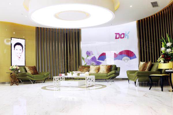 成都銅雀臺(tái)醫(yī)學(xué)美容醫(yī)院環(huán)境2