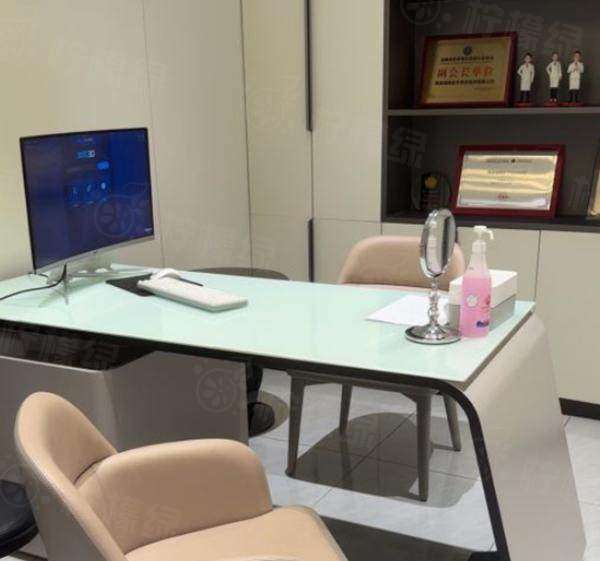 海南瑞韓醫(yī)學(xué)美容醫(yī)院地址在哪里？在濱海大道75號(hào)，隆鼻/皮膚口碑技術(shù)好