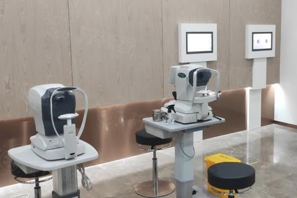 鄭州尖峰眼科醫(yī)院近視手術(shù)價格表www.sanboo.cn