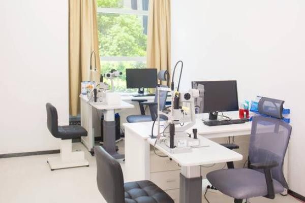 廣州視百年眼科醫(yī)院價格表www.sanboo.cn