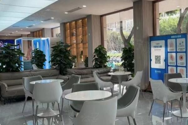 昆明普瑞眼科醫(yī)院近視眼手術價格表www.sanboo.cn