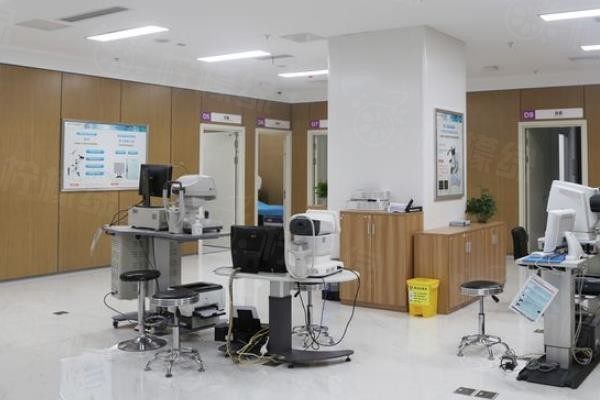 成都中醫(yī)大銀海眼科醫(yī)院www.sanboo.cn