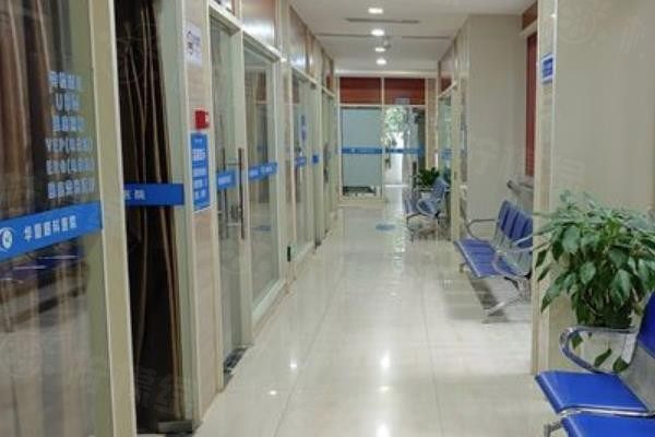 成都華廈眼科醫(yī)院價格表www.sanboo.cn