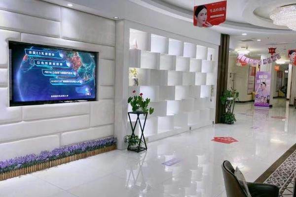 南陽天后楊中凱醫(yī)生怎么樣？擅長眼|鼻|胸整形,顧客評價好,可在線預(yù)約www.sanboo.cn