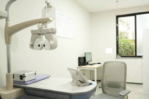 廣州普瑞眼科醫(yī)院近視手術(shù)多少錢(qián)www.sanboo.cn